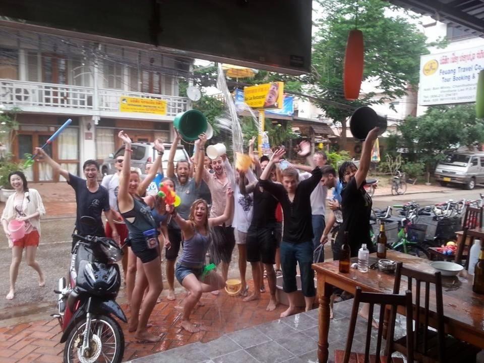 Lucky Backpacker Hostel Vientiane Exteriör bild